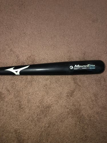 Mizuno Elite Maple Wood Bat