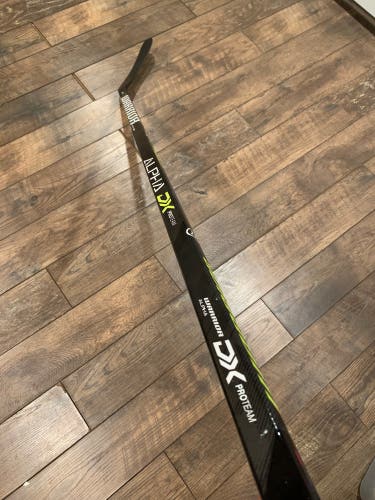 Senior Right Handed W88 Pro Stock Alpha DX Hockey Stick