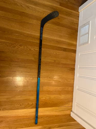 Intermediate Right Handed P92  Nexus 2N Pro Hockey Stick