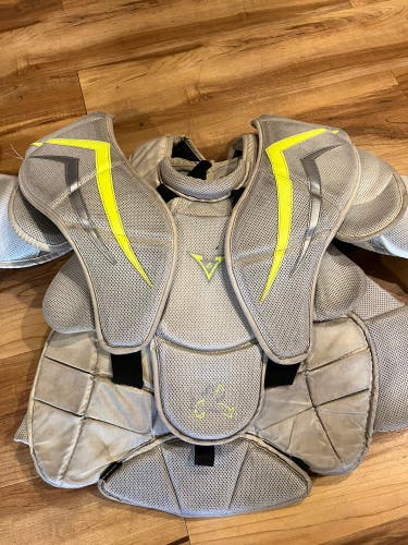 Vaughn velocity v6 2200 pro goalie chest protector