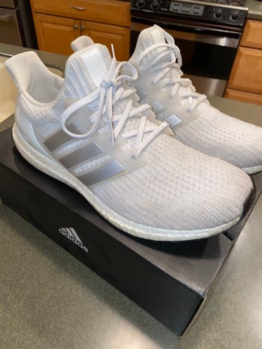 Men’s UltraBoost 4.0 DNA White/Silver Size 13
