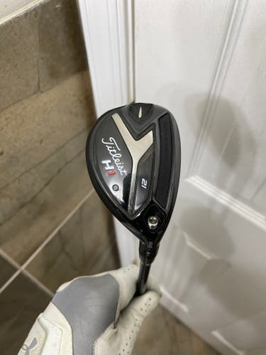 Titleist H2 818 Hybrid 21* Stiff Flex Right Handed
