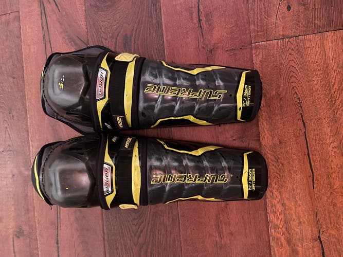 Used Bauer  Supreme S29 Shin Pads