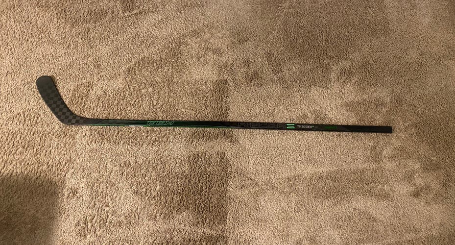 CCM Trigger 5 Pro, 85 flex, P90TM, Right