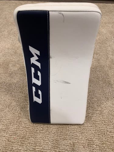 CCM Retro Flex III Pro Blocker - Winnipeg Jets Colours (** Used Once **)