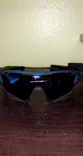 Unisex  Oakley Jawbreaker Sunglasses
