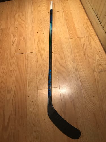 Intermediate Right Handed P92M  Nexus Geo Hockey Stick