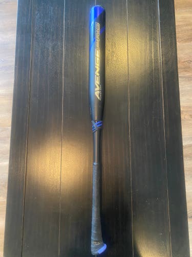 2022 Axe Avenge Pro Fastpitch
