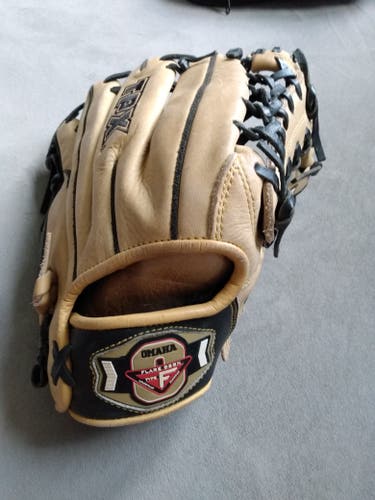 Used Louisville Slugger Right Hand Throw Pro Flare Baseball Glove 11.5"