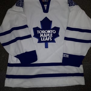 Toronto Maple Leafs Men's Large CCM Jersey