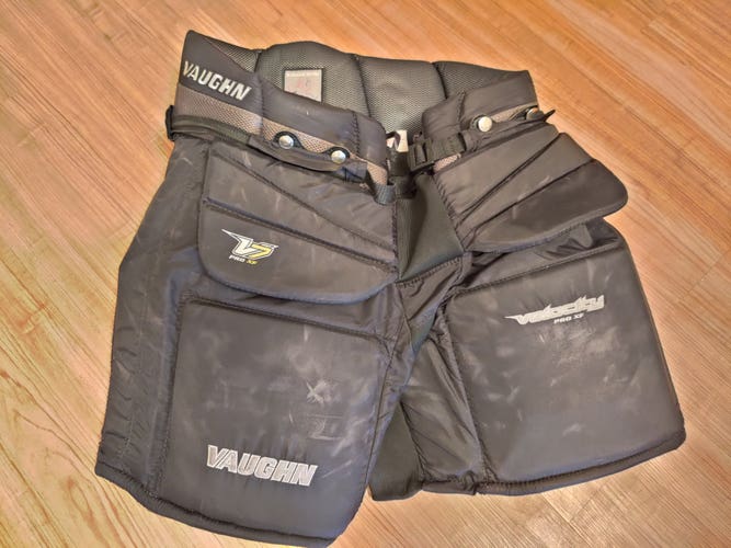 Used Senior Small Vaughn V7 Hockey Goalie Pants