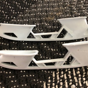 True 2 piece skate Holders Size 9 light use