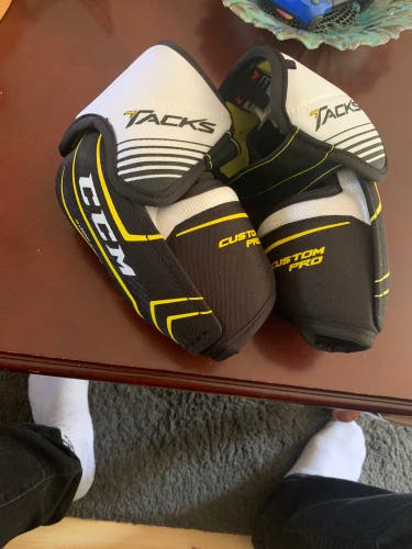 CCM Tacks Elbow Pads
