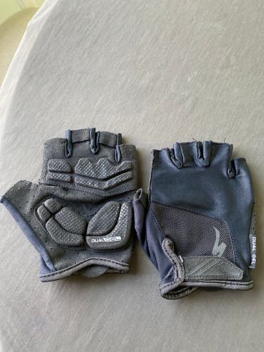 Used Large Specialized Bike Gloves