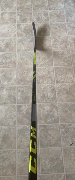 BRAND NEW Senior Right Handed P29 Super Tacks AS4 Pro Hockey Stick