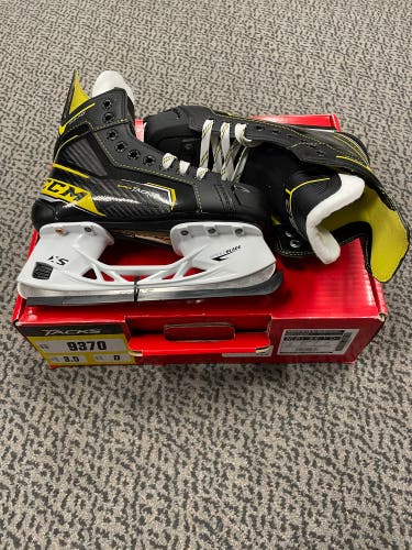 CCM Tacks 9370 size 3.5 D width skates