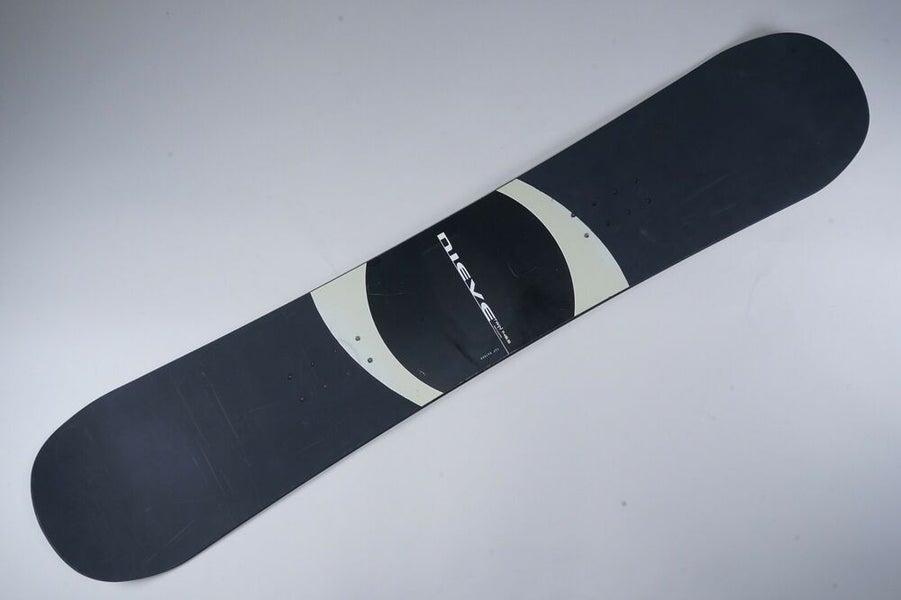 DIEVE DOS MAS TWIN 146.5CM BLACK WHITE SNOWBOARD ~ 147 041660