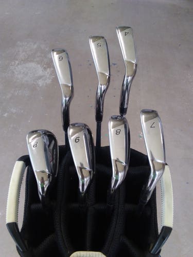 TaylorMade Left Hand 09 Burner Irons 4-PW Regular Flex Steel Shaft