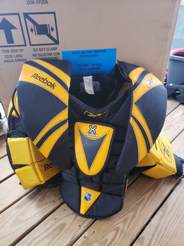 Used Small Reebok 5K Goalie Chest Protector