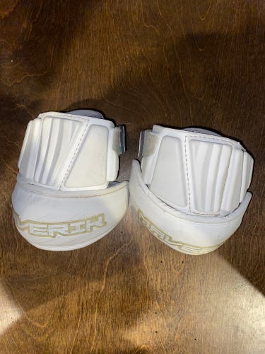 Maverik Max Arm Pads