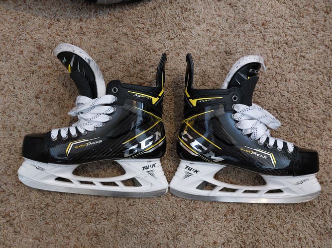 TJ Oshie game used AS3 Pro skates, size 9.25