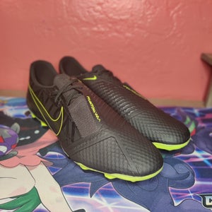 Nike Phantom Venom Men's Soccer Cleats size 13