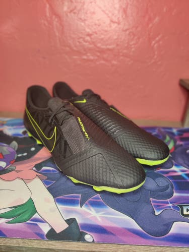 Nike Phantom Venom Men's Soccer Cleats size 13