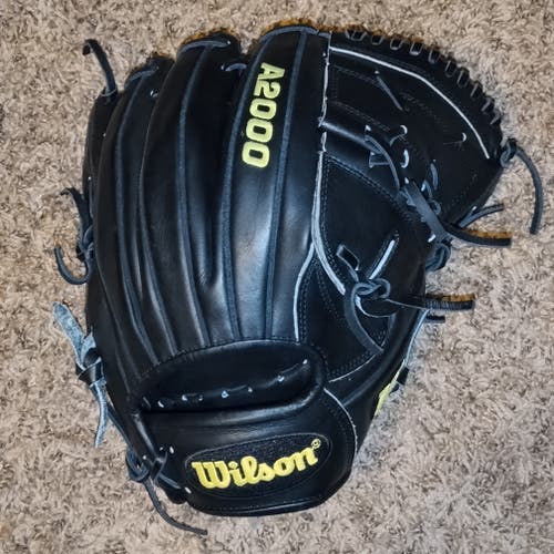 New Wilson Right Hand Throw Pitcher's A2000 Baseball Glove 11.75"