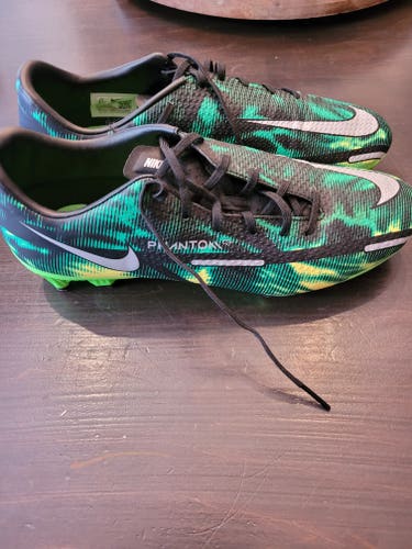 Green Men's Size 8.5 (Women's 9.5) Molded Cleats Nike Phantom GT Cleats