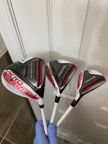 TaylorMade Aero Burner Driver 9.5* &3 Wood 15* & 4 Hybrid 22* Stiff Flex Right Handed