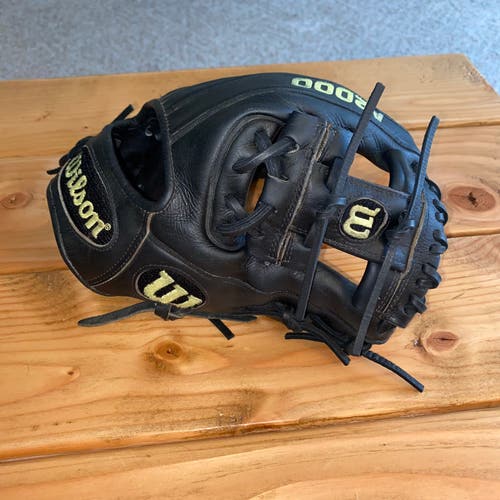Used Right Hand Throw 11.25" A2000 Baseball Glove