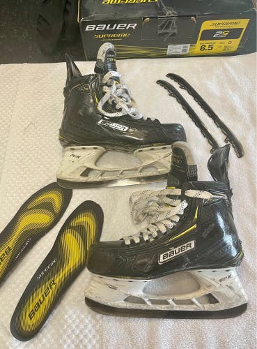 Bauer 2S Pro  Size 6.5 Hockey Skates W/ 4 Sets of Blades