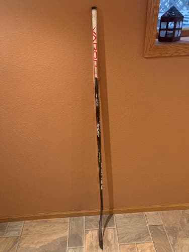 Intermediate Right Handed P92  Vapor Hyperlite Hockey Stick