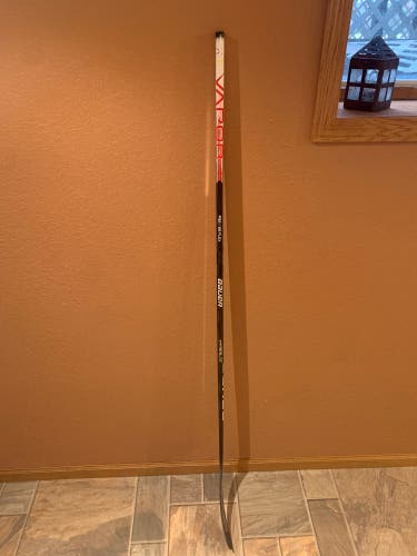 Intermediate Right Handed P92  Vapor Hyperlite Hockey Stick