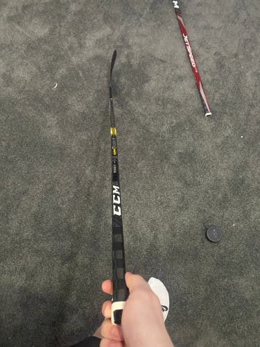 Senior Left Hand P29 Pro Stock Super Tacks AS1 Hockey Stick
