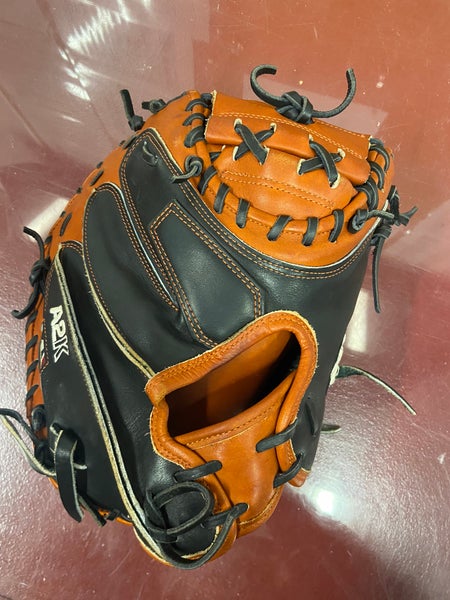 New Right Hand Throw 33.5" A2K Catcher's Glove