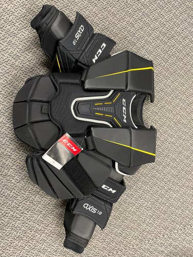 CCM AXIS 1.9 Senior Small Goalie chest