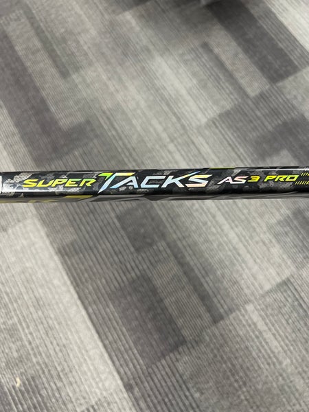 Intermediate Right Handed P28 Super Tacks AS3 Pro Hockey Stick