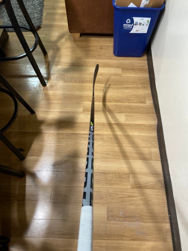 Senior Left Hand W03  Alpha LX Pro Hockey Stick