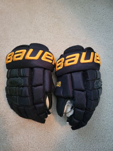 Used Bauer Nexus Pro Gloves 13"
