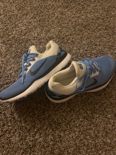 UNC Nike Trainers