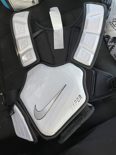 New Medium Nike Vapor Elite Shoulder Pads