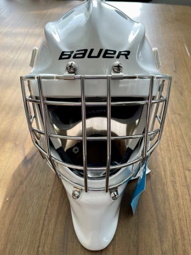 NEW Senior New Bauer Profile 960 Goalie Mask Pro Stock with case (Size M)
