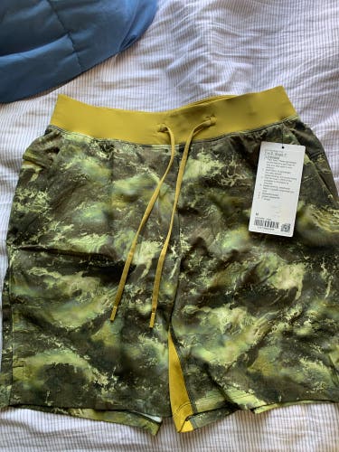 NEW WITH TAGS ADULT LULULEMON shorts