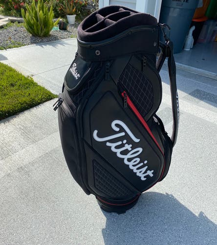 Titleist Midsize Staff Bag
