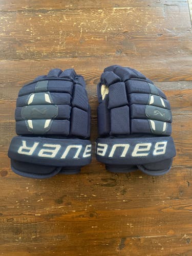 Bauer 11" Nexus N2900 Gloves