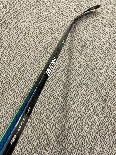 Bauer Nexus Geo P28 curve 65 flex left hand stick