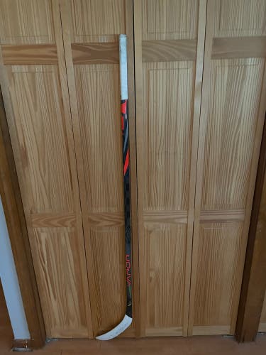 Senior Left Hand P28 Pro Stock Vapor FlyLite Hockey Stick