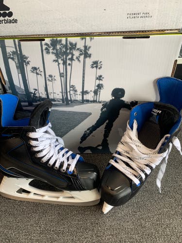 New Bauer Size 8D Nexus N2700 Hockey Skates