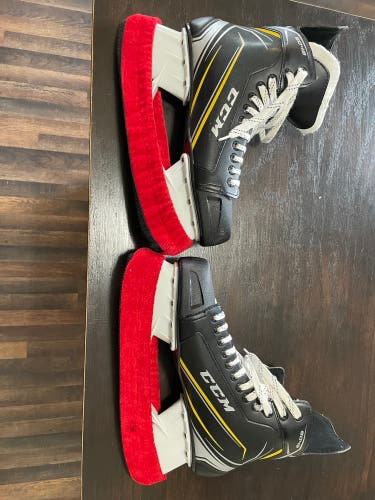 Senior CCM Regular Width Size 13 Tacks 9042 Hockey Skates